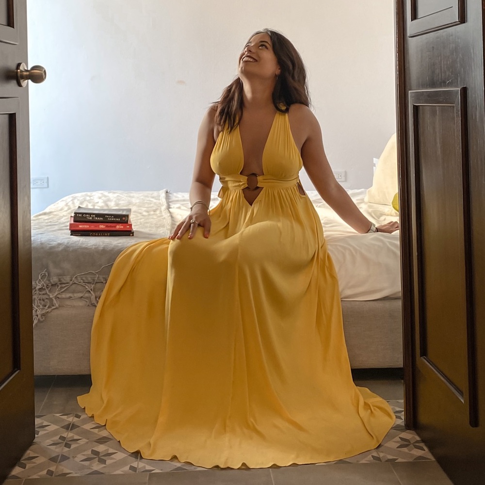 Long dresses/Yellow and White/Small to Medium